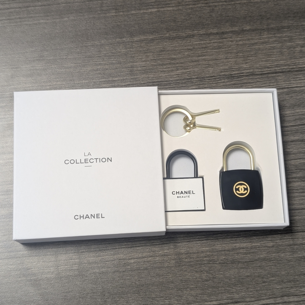 Chanel Black and Gold Keychain Set